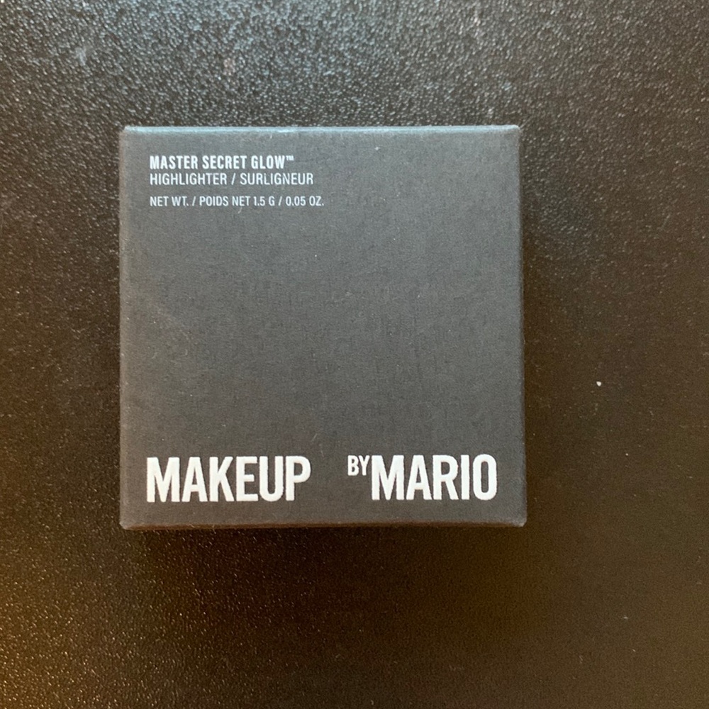 BNIB Master Secret Glow Highlighter.